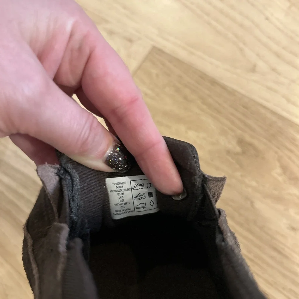 Youth Lands End All Weather Slip On Shoes, Size Youth 6M. Brown. Comfortable